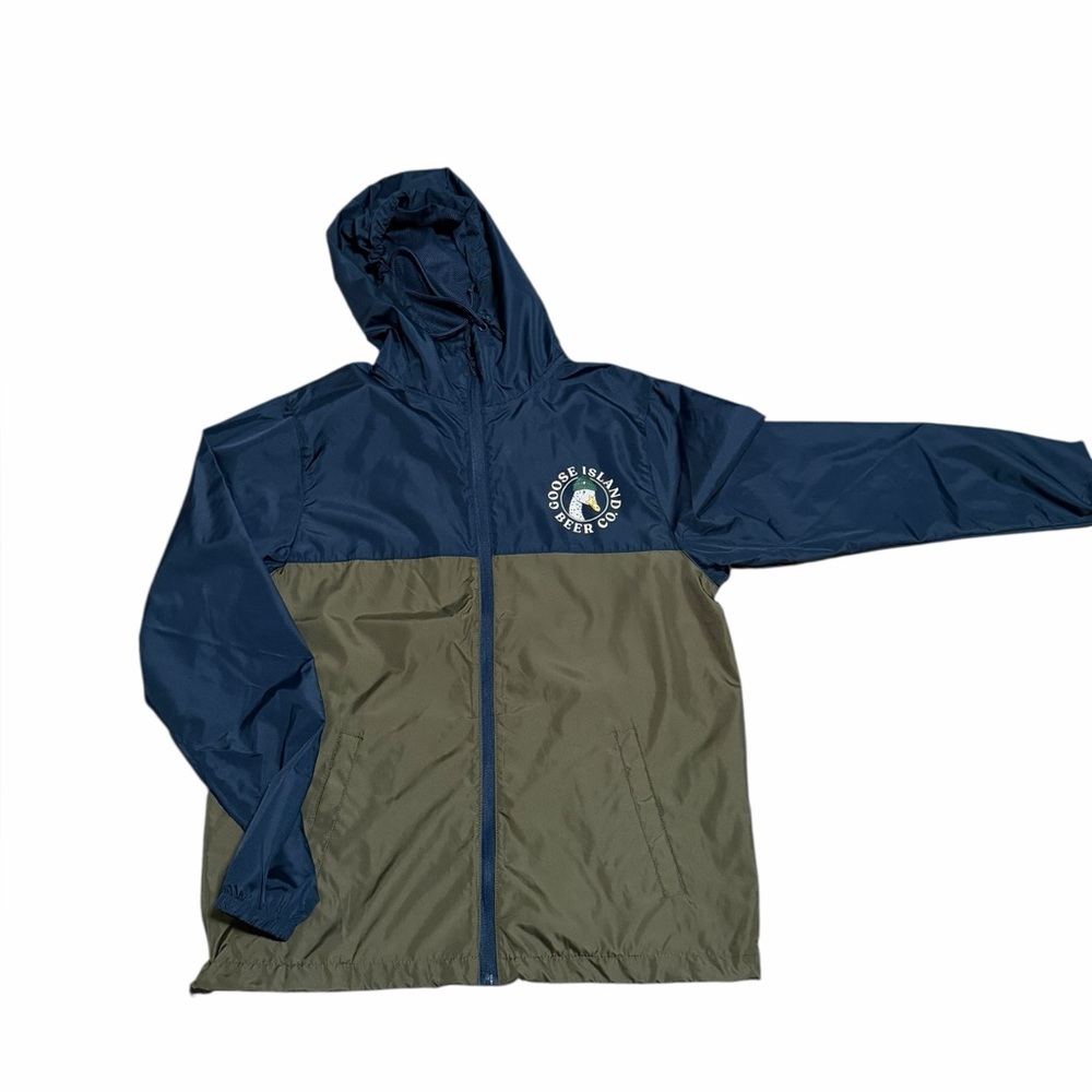 Olive green and navy blue color block zip up hooded windbreaker. Size S. VGUC